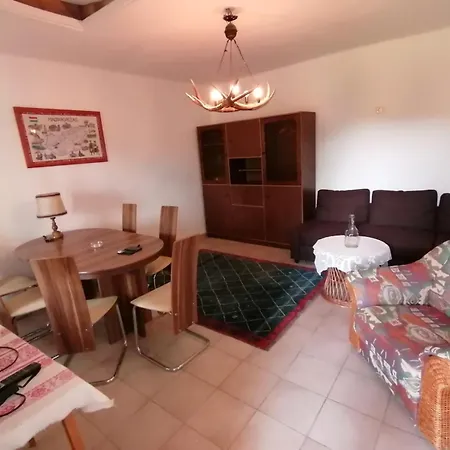 Hébergement de vacances Romantisches Ferienhaeuschen In Den Weinbergen Von Mit Schoener Aussicht