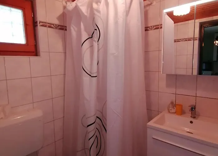 Romantisches Ferienhaeuschen In Den Weinbergen Von Mit Schoener Aussicht Garabonc